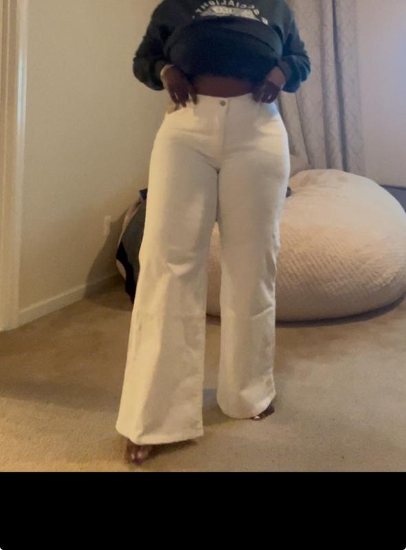 I’m 5’4 210 lbs. These fit my curves perfect. I went up one size in the white color (so glad I did). These have good stretch, just not as much as the light wash color in this style. I wanted them long so I got long length. It hits perfect. 33W 32L