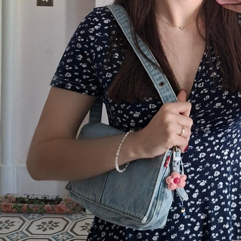 Il est parfait pour tous les jours et les occasions spéciales, j'ai ajouté quelques breloques sur le bracelet