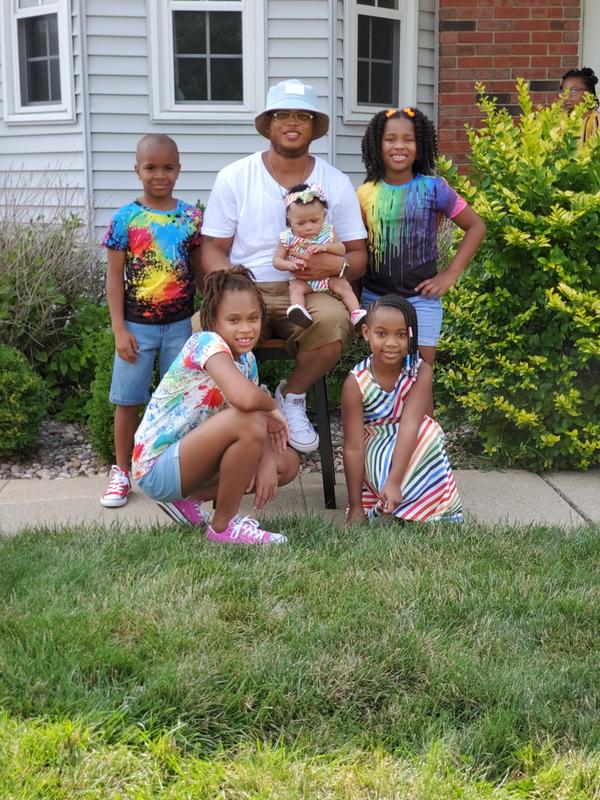 Fresh bucket hat for the family photo. That's a levi's shirt and shorts too. Haha