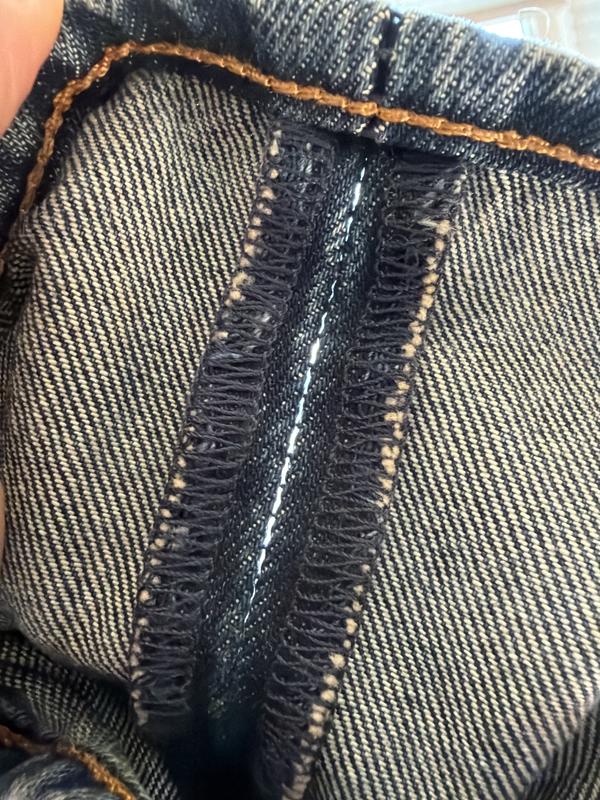 You can see the single thread holding it together. You can see through it when pulled apart