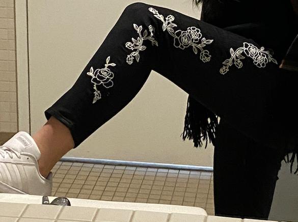 Short jeans, long legs