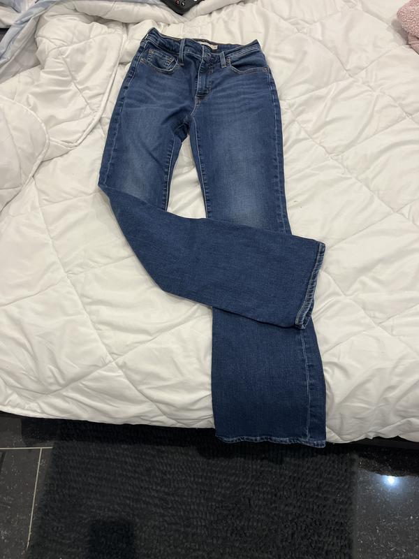 3 jeans le même modèle juste les couleurs qui changent