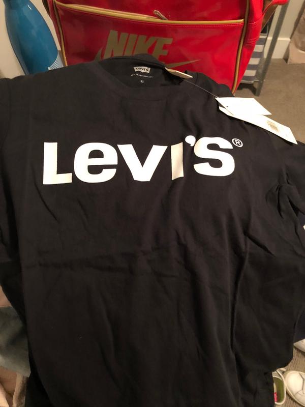 This is what the shirt actually looks like.