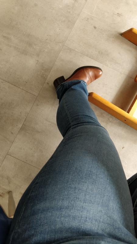 Dit is de lichtere variant van deze broek (ook erg blij mee)