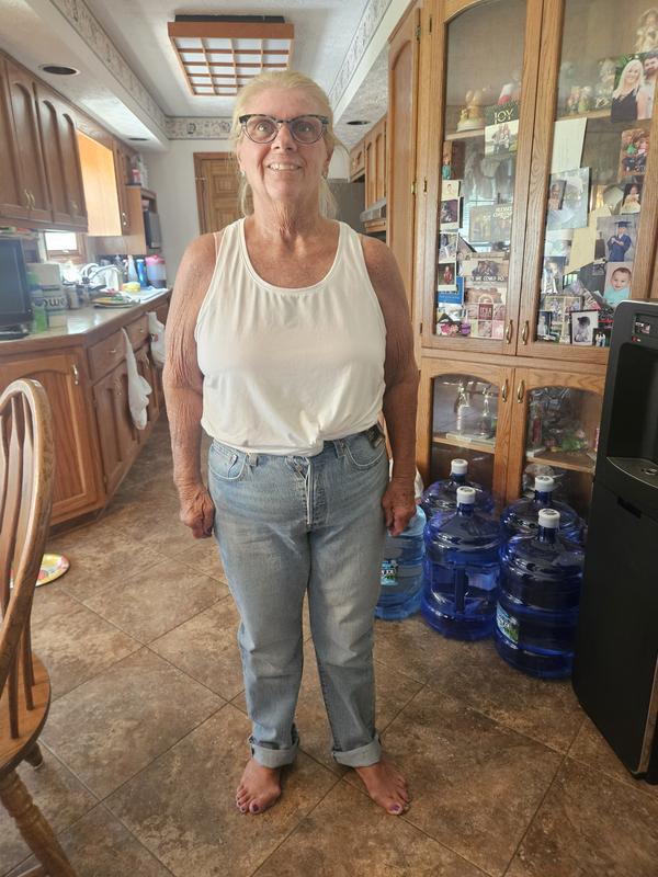 Bobo in her 501 90's Levi’s