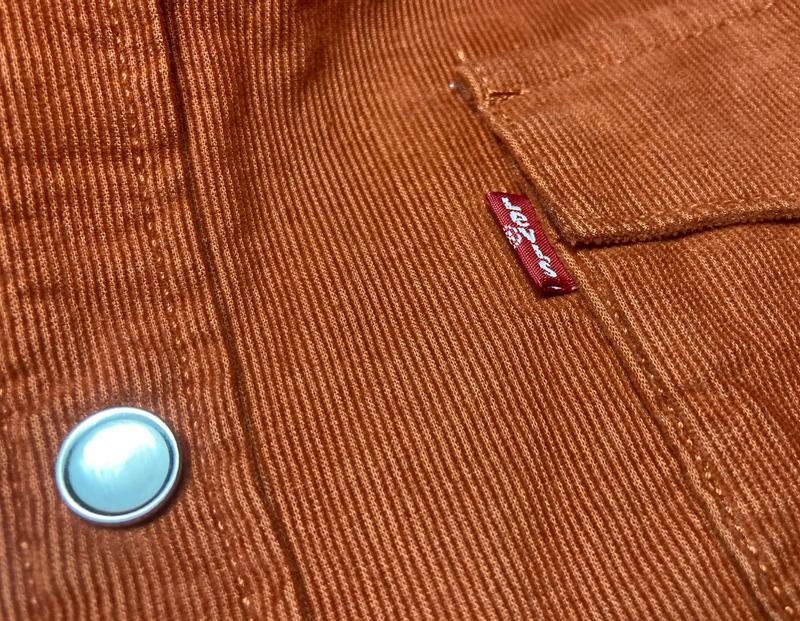 My new shirt looks/feels like a fine corduroy