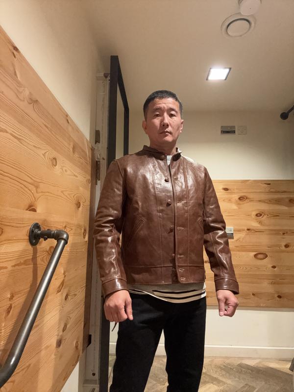 Medium - 175cm - 76kg - chest 38, waist 32.