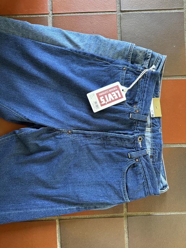 Waistband size difference. 2 pairs of Levi's sized the same with same fit, fabric and waist height
