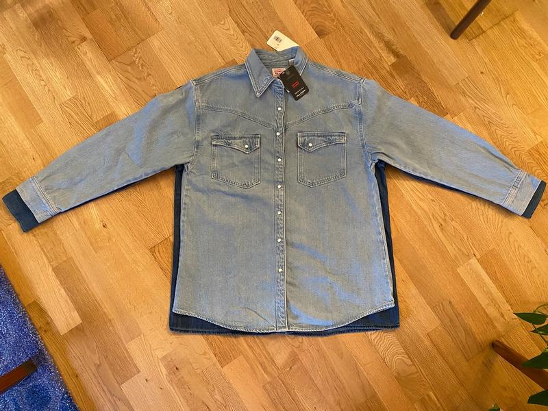 Men's relaxed L behind women's S