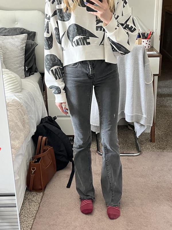 Weird inseam on the right leg for some reason