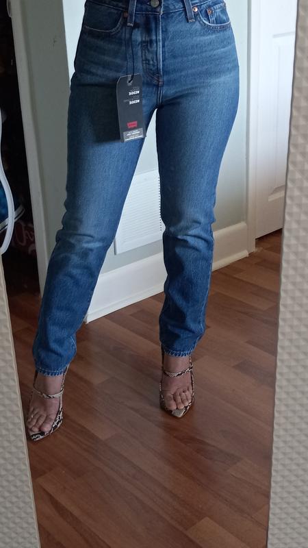 Beautiful and length is perfect for my height 5'2"