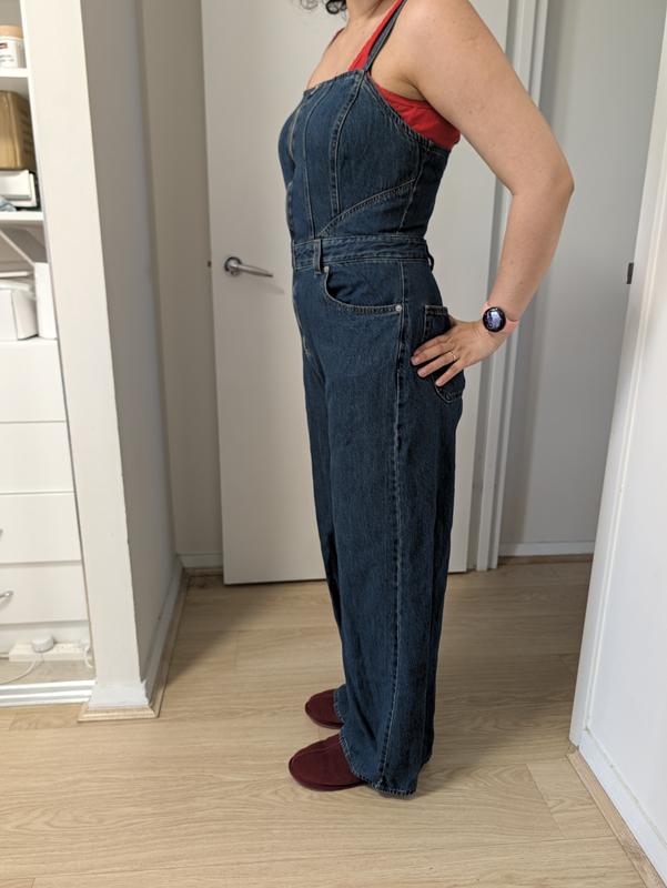 I washed it just ONCE, and the front zipper completely warped into a massive, unnatural wave starting just below the bust
