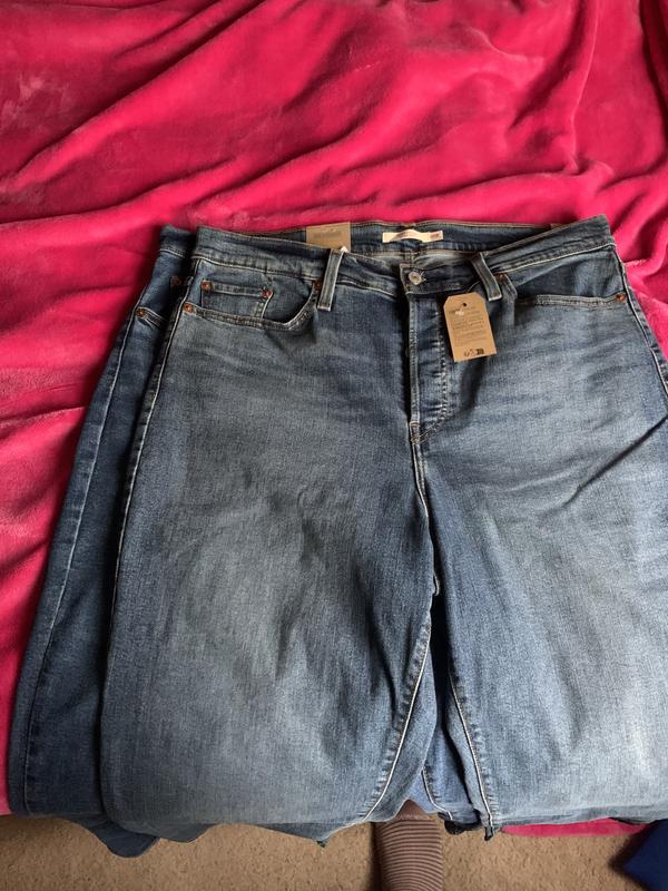 On the top are the wedgie fit jeans, on the bottom are the rib cage high rise jeans I got for Christmas. Both of these jeans are a 18 in plus size. The top ones did not fit.