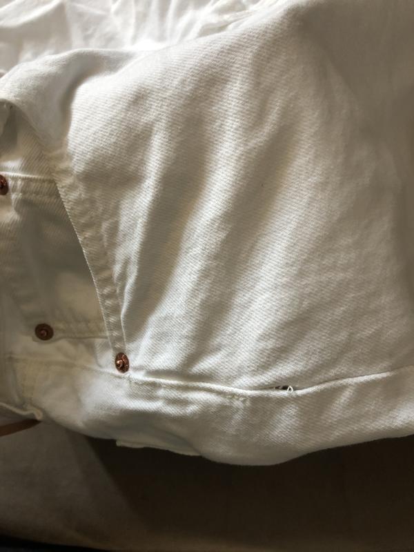 Right side pocket (hole)