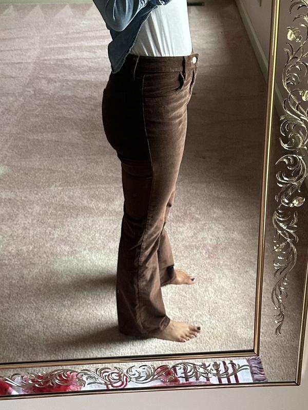 Size 28x34, ref 5’7”, 133lbs