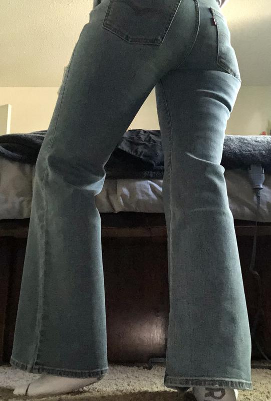 I love the flare style leg