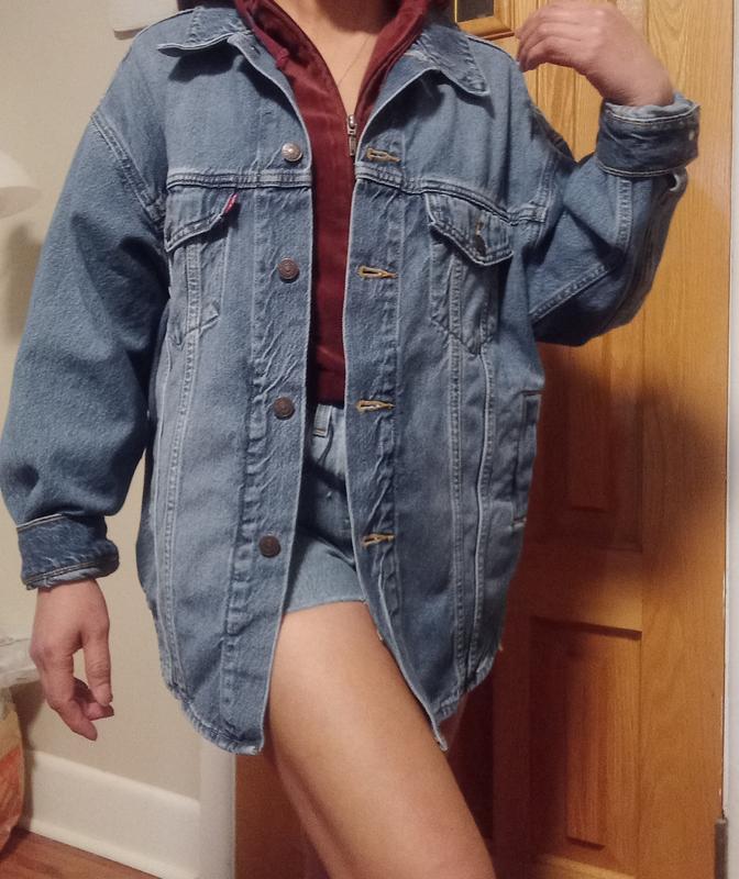 Loving my new oversized jacket. Beautiful color and great quality. I'm really happy.