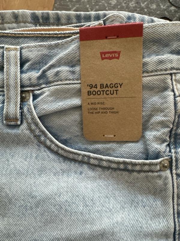 Levis price tag shops