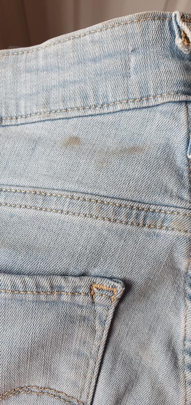 Dirty marks on the jeans