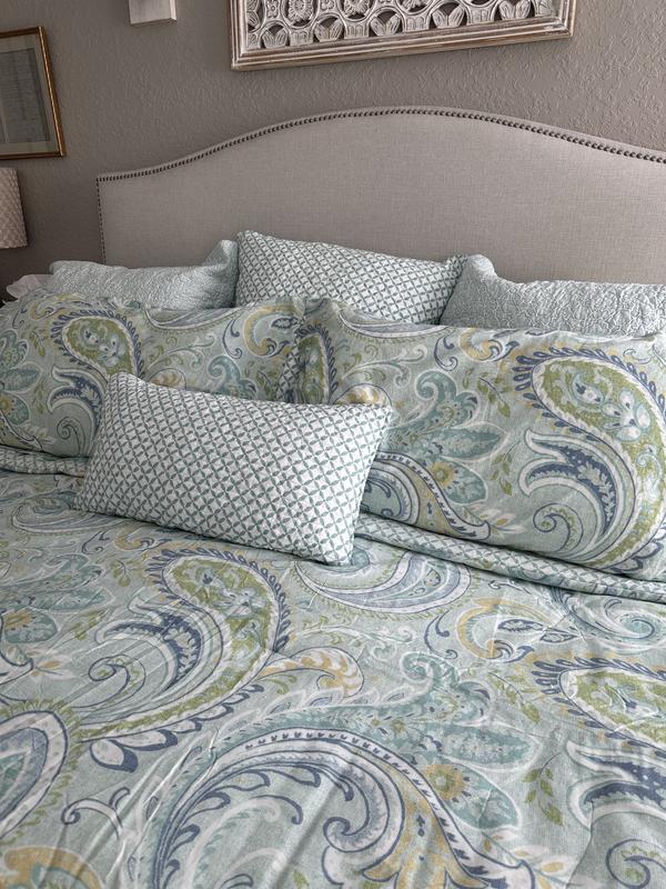 We enjoy trying different combinations with the pillows, for varying things up a bit, day to day.