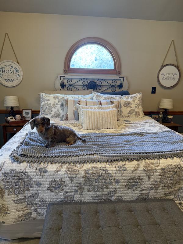 Customer carousel item 1.