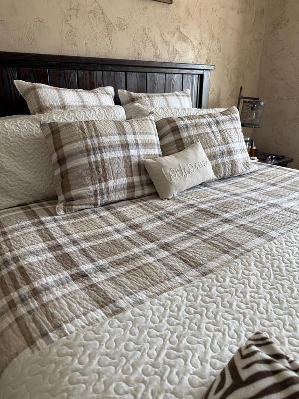 Photo #1 Bed set up in the Green Holiday plaid quilt and shams. Photo #2 Bed set up in the tan plaid quilt and shams. I love this set so much I bought it for the holidays and also regular daily use throughout the year.
