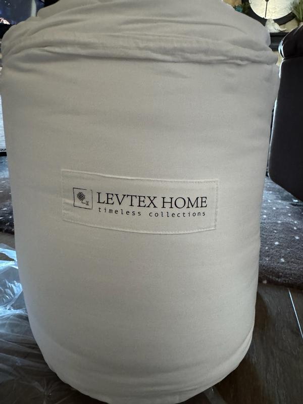 Customer carousel item 3.