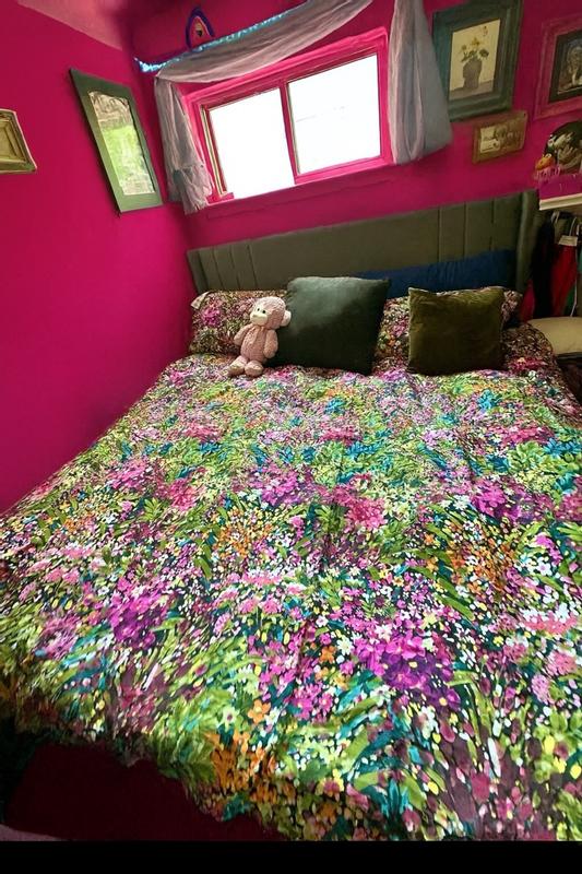 Customer carousel item 8.