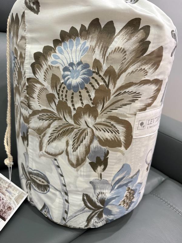 Customer carousel item 10.