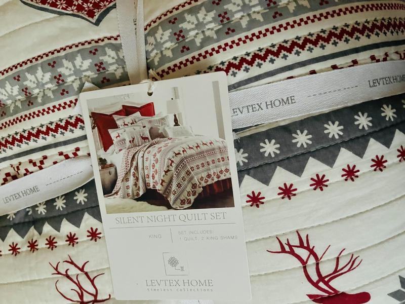 Silent Night Quilt Set