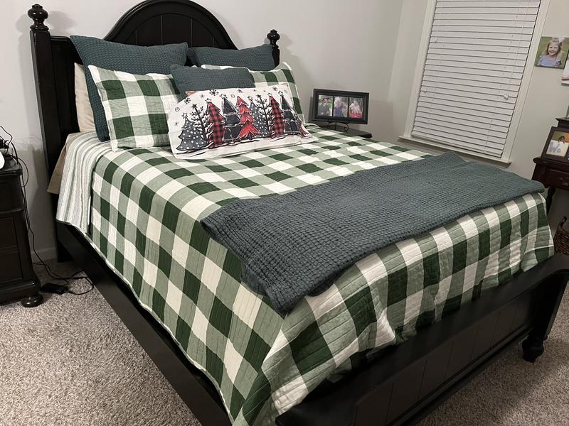 So cute! My cat likes it too!