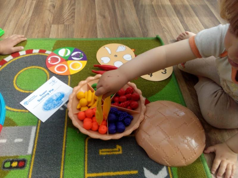 Learning Resources Super Sorting Pie, 68 Pieces