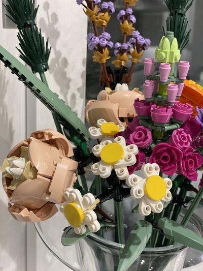 Lego flower bouquet best buy sale