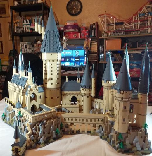 LEGO Harry Potter Hogwarts Castle 71043 6020 pieces Toys R Us