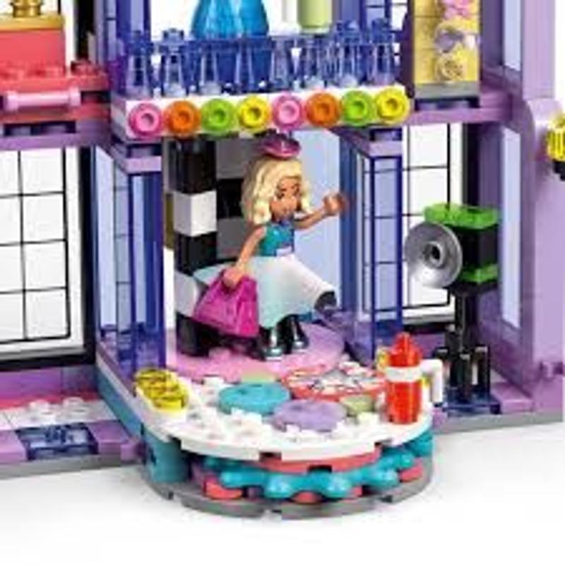 Customer carousel item 10.