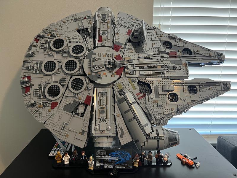 LEGO Star Wars 10179 pas cher, Ultimate Collector's Millennium Falcon