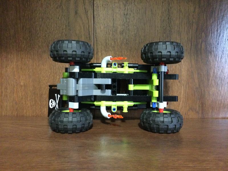 LEGO Technic Monster Jam Grave Digger 42118 (212 pieces) | Toys R