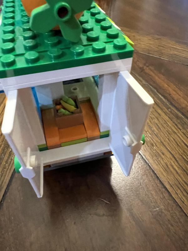 doors that are able to open and close