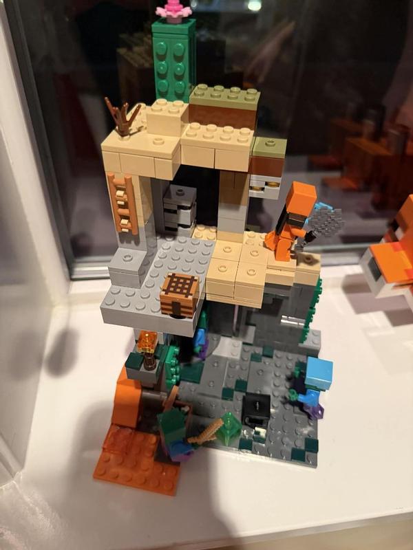 Customer carousel item 11.