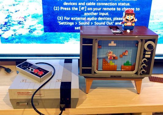 Lego NES - Magical scrolling TV, Nintendo with a Mario World