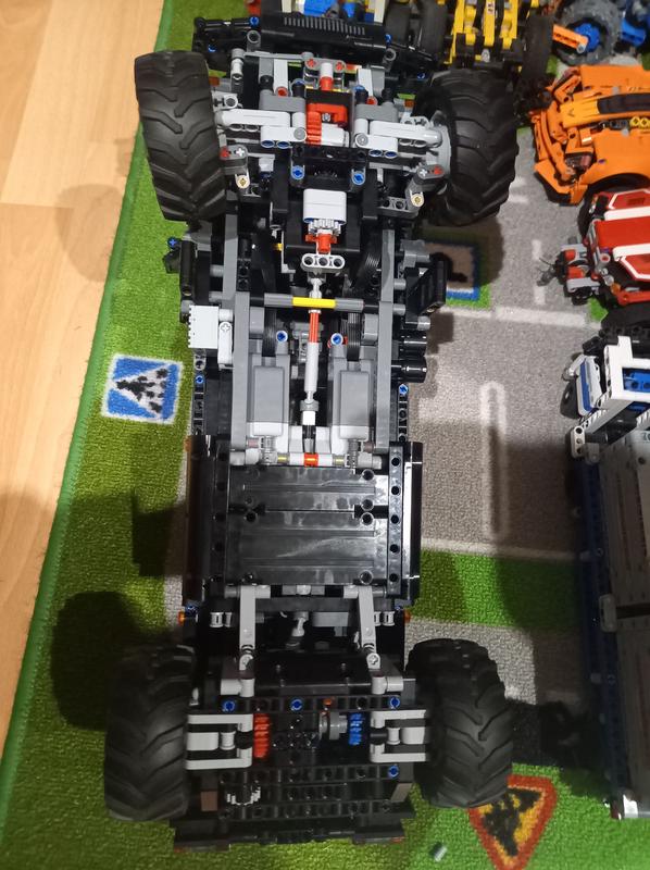 Lego Technic : Le camion d'essai 4x4 Mercedes-Benz Zetros - Jeux et jouets  LEGO ® - Avenue des Jeux