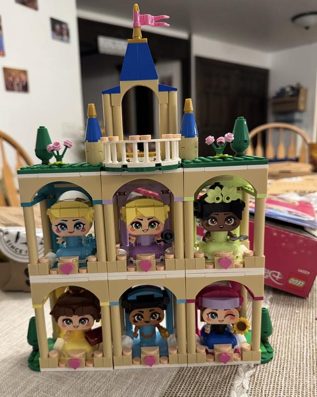 Customer photo for "Minifigs"