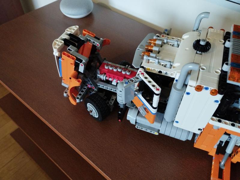 LEGO Technic Heavy-duty Tow Truck 42128 (2017 pieces)