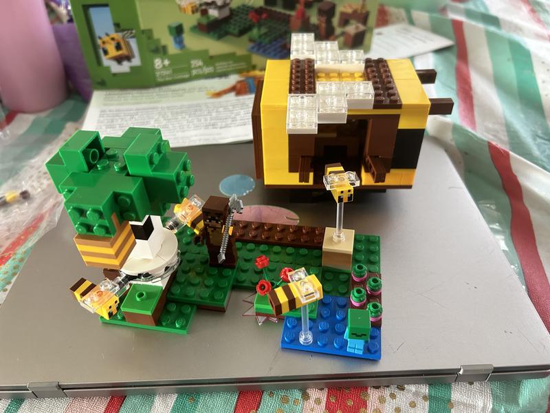 LEGO Minecraft The Bee Cottage 21241 Building Toy Set 254 Pieces