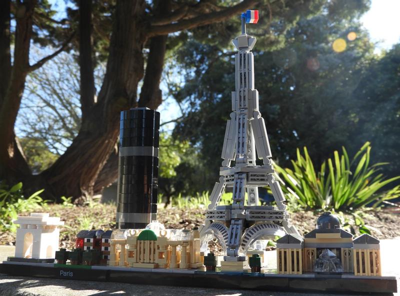 Lego architecture paris online skyline