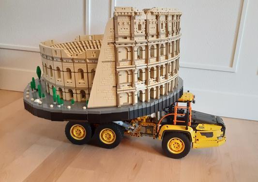 It can move with the Colosseum on its back!