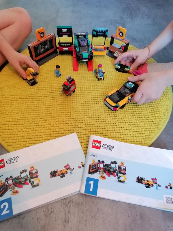 Mes enfants apr�s avoir mont� le Lego