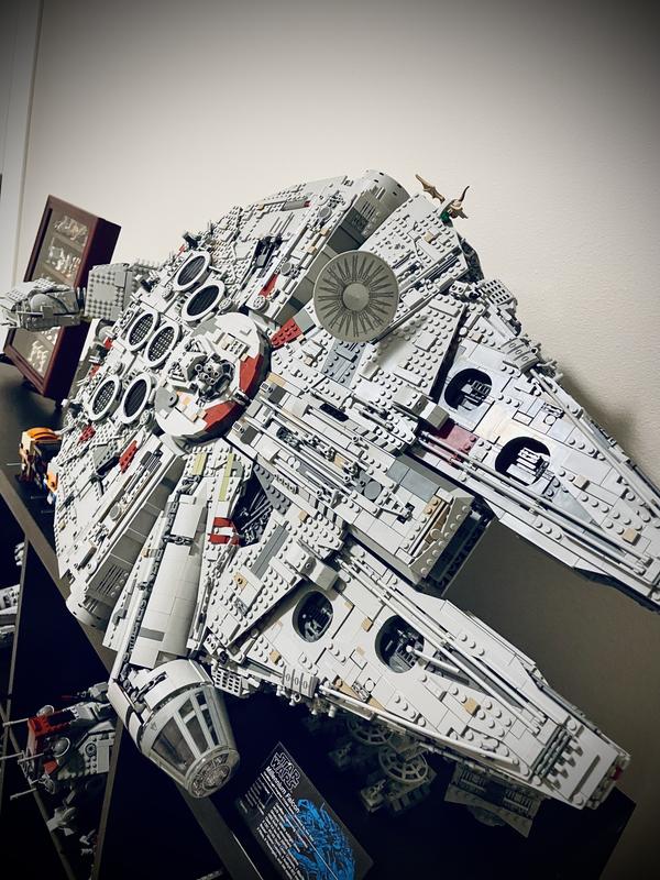 LEGO Star Wars 10179 pas cher, Ultimate Collector's Millennium Falcon