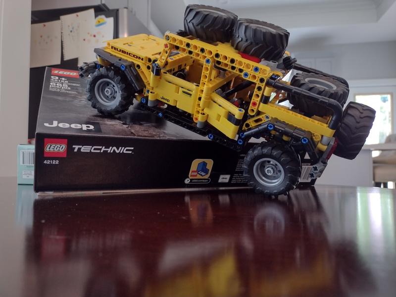 Lego Jeep Wrangler Ready to Tackle the Stay-at-Home Trail