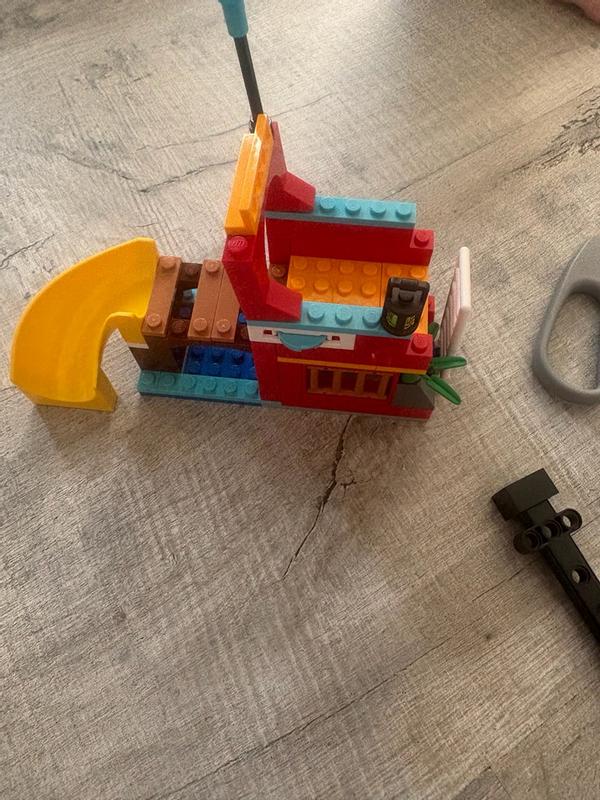 Customer carousel item 6.